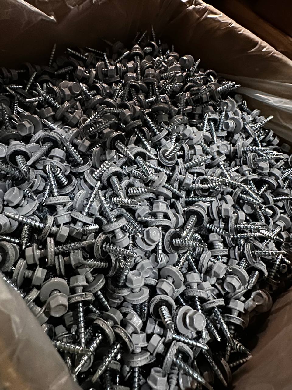 Саморез кровельный 4,8x35 по дереву RAL 7004 (сигнальный серый), К УТ-00016560 - детальное фото товара