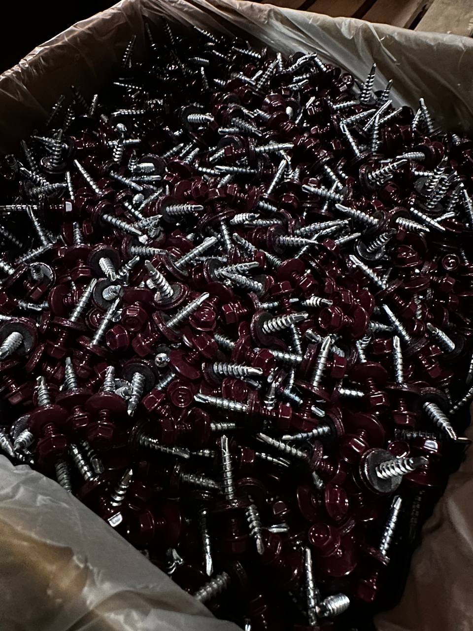 Саморез кровельный 4,8x70 по дереву RAL 3005 (винно-красный), К УТ-00016563 - детальное фото товара