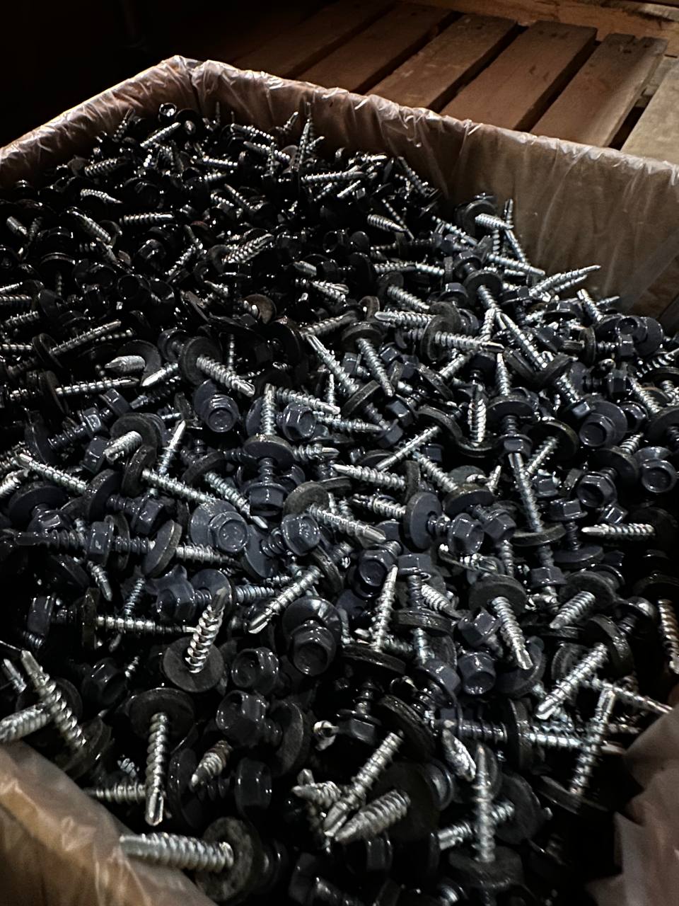 Саморез кровельный 4,8x35 по дереву RAL 7024 (графитовый серый), К УТ-00016220 - детальное фото товара