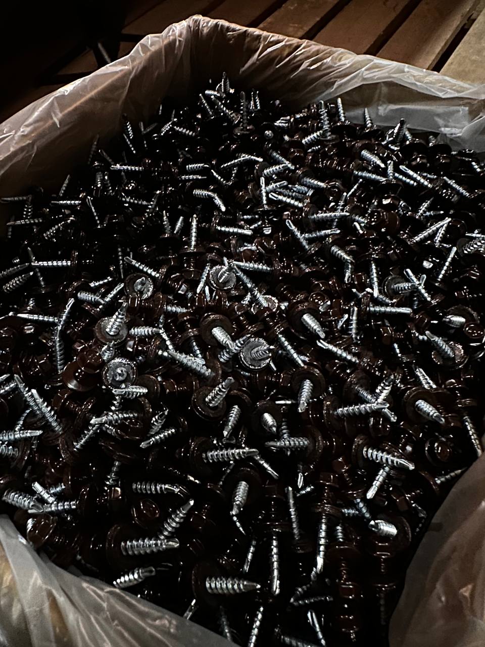 Саморез кровельный 4,8x51 по дереву RAL 8017 (шоколадно-коричневый), К УТ-00016564 - детальное фото товара