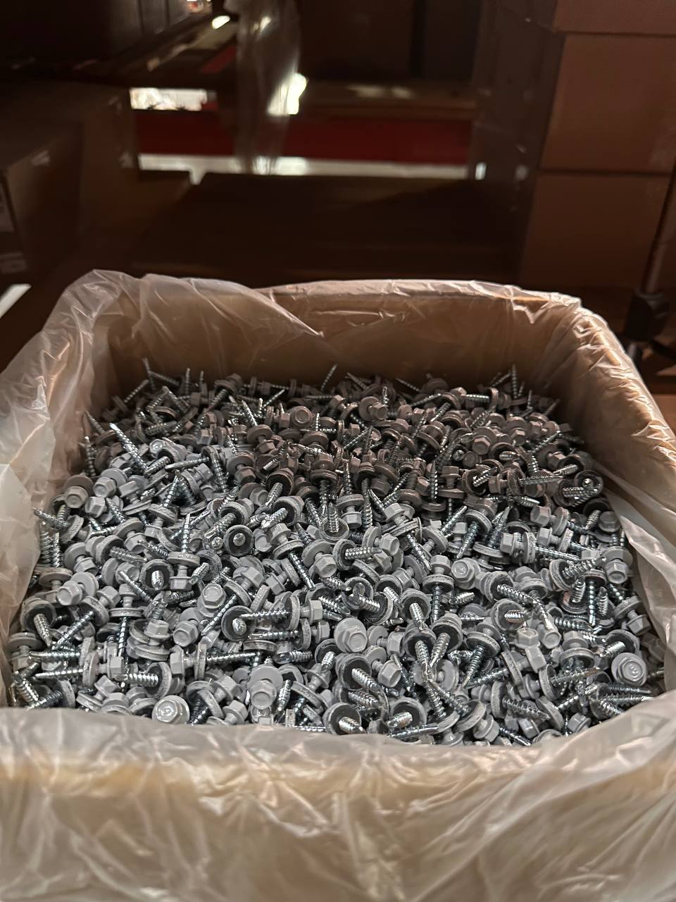 Саморез кровельный 4,8x35 по дереву RAL 7004 (сигнальный серый), К УТ-00016560 - детальное фото товара