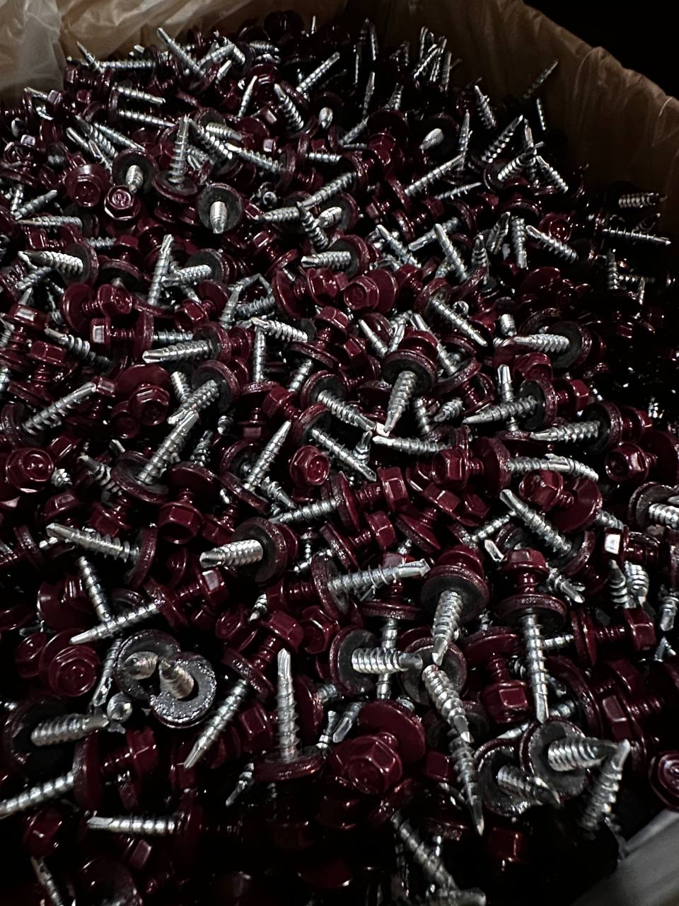 Саморез кровельный 4,8x70 по дереву RAL 3005 (винно-красный), К УТ-00016563 - детальное фото товара