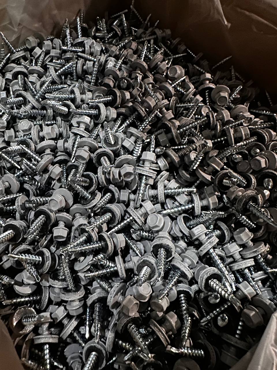 Саморез кровельный 4,8x35 по дереву RAL 7004 (сигнальный серый), К УТ-00016560 - детальное фото товара